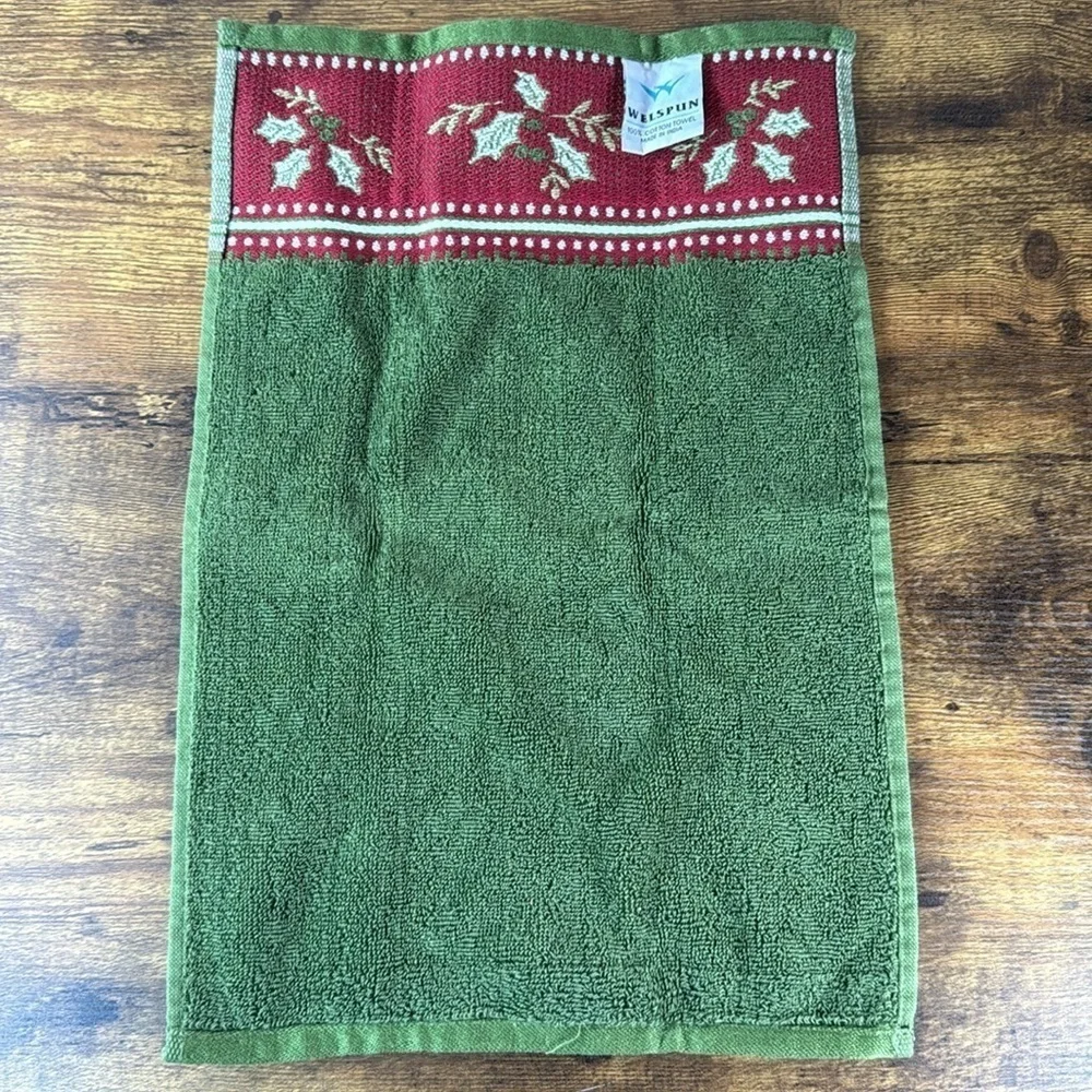 Green Holiday Towel with Holly Design